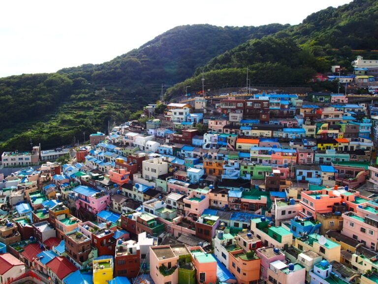 Old areas of seoul demonstrating the risks fo doing business in South Korea.